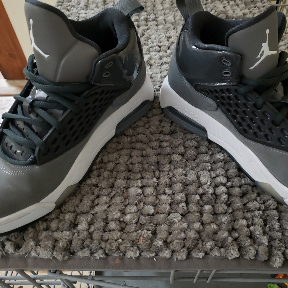 Youth Jordan's